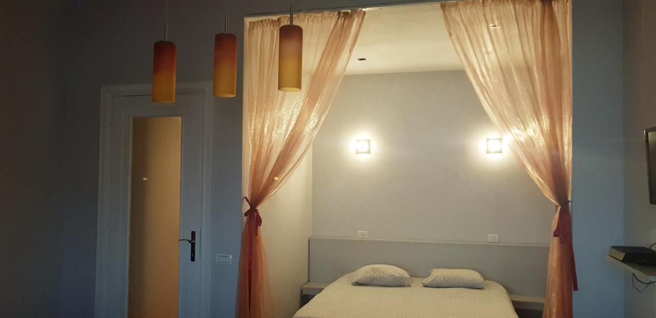 Hospitality Centrum - Nicolae Iorga Bukarest Værelse billede